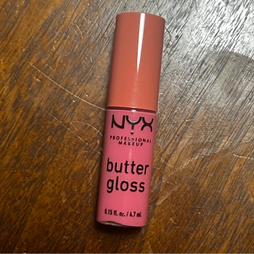 🤩 $5 SALE! 🤩 NWT NYX Butter Gloss mini in Crème Brulee - Picture 5 of 6